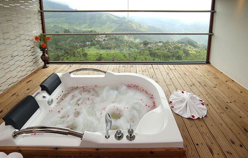 Honeymoon Suite with Jacuzzi