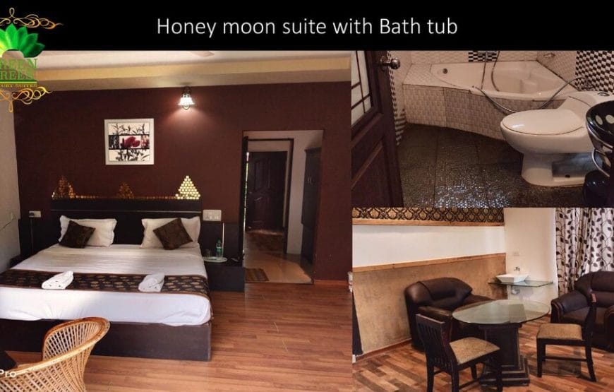 HONEYMOON SUITE WITH BATH TUB