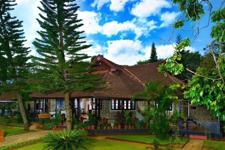 LAKE PALACE Thekkady