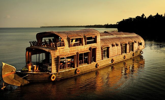 XANDARI RIVERSCAPES HOUSEBOATS