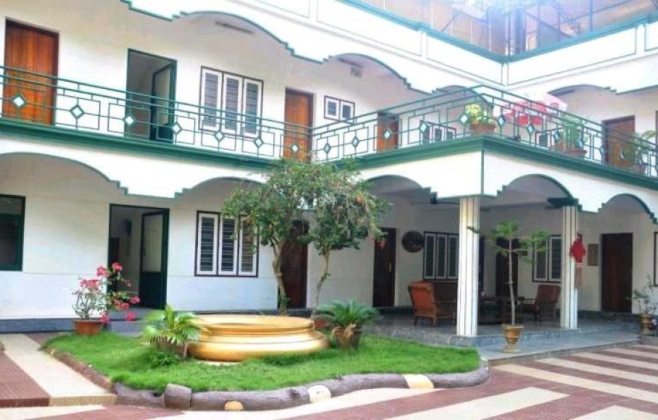 Raja Park Beach Resort