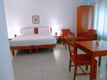SUITE ROOM