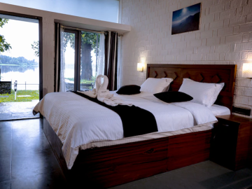 RIVER VIEW ROOM
