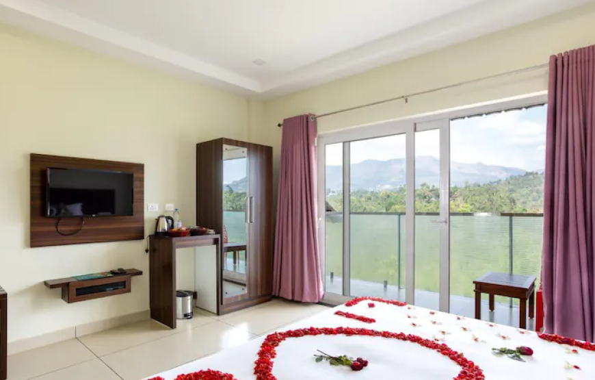 Deluxe Room with Valley View