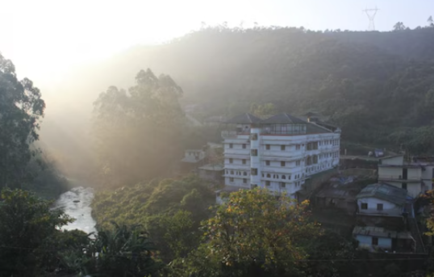 Hotel Emerald Inn, Munnar