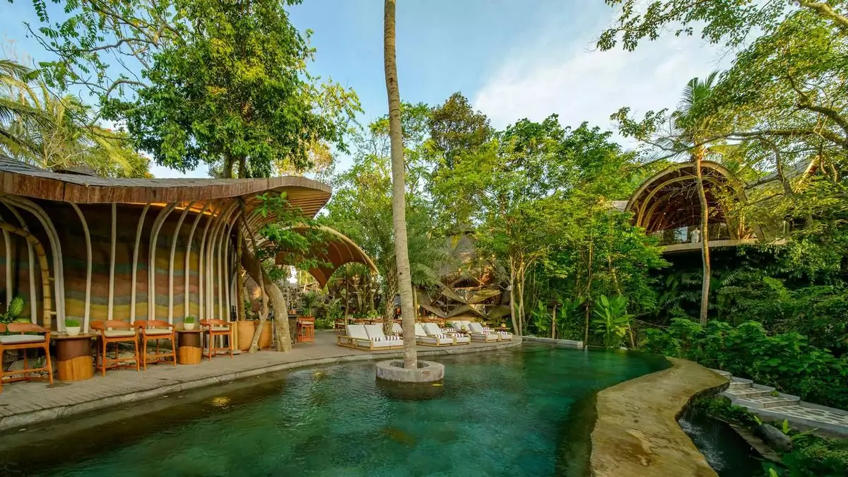 Eco-Luxury Travel