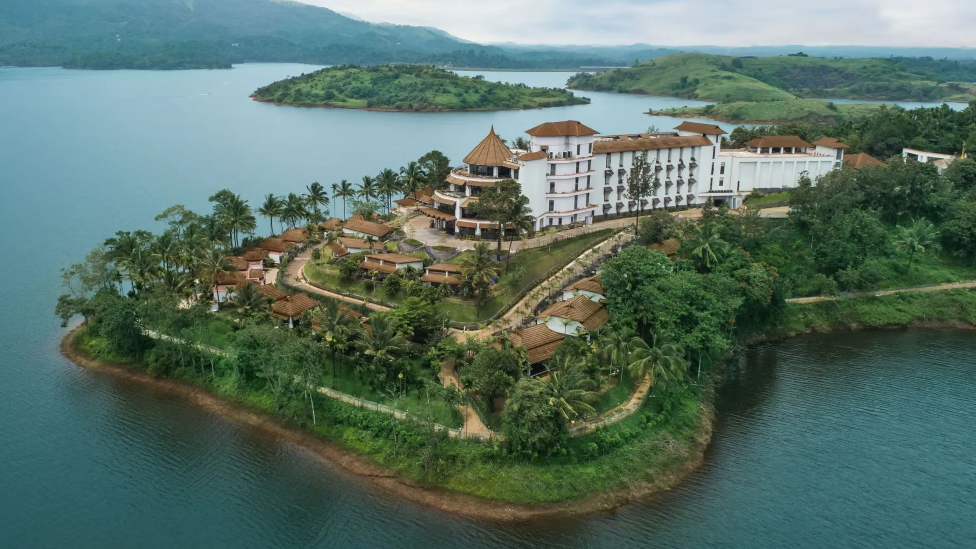 Why Kerala is the Ultimate Destination for Luxury Staycations in 2025