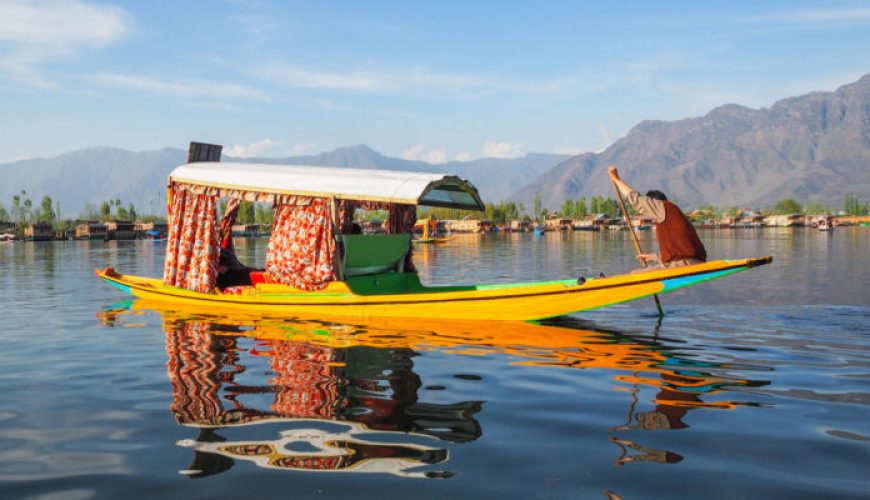 How to Plan the Perfect Honeymoon in Kerala or Kashmir