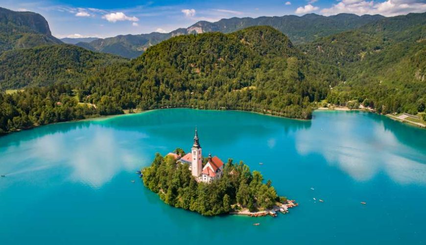 Immersive, meaningful experiences over ticking boxesRather than just “visit 5 sites in a day”, travellers are looking for deep, locally-rooted experiences.